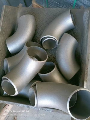 R1 R1.5 Ss khuỷu tay 90 độ 45 độ Ống thép A234 Wpb Màu xám sơn Butt Weld