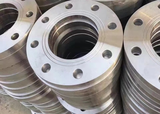Trượt trên mặt bích bằng thép carbon rèn cổ hàn Pn16 Dn 100 Gost 12820 với dầu chống rỉ
